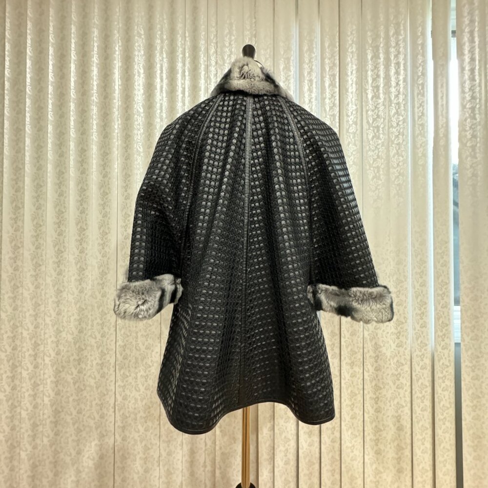 Leather Black cape with rabbit fur New, Size M - Picture 5 of 16